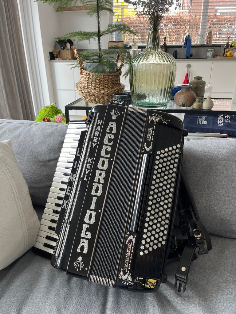 Accordiola Swingmaster 5 korig dubbel casotto, Met koffer, 120-bas, Toetsaccordeon, Ophalen of Verzenden
