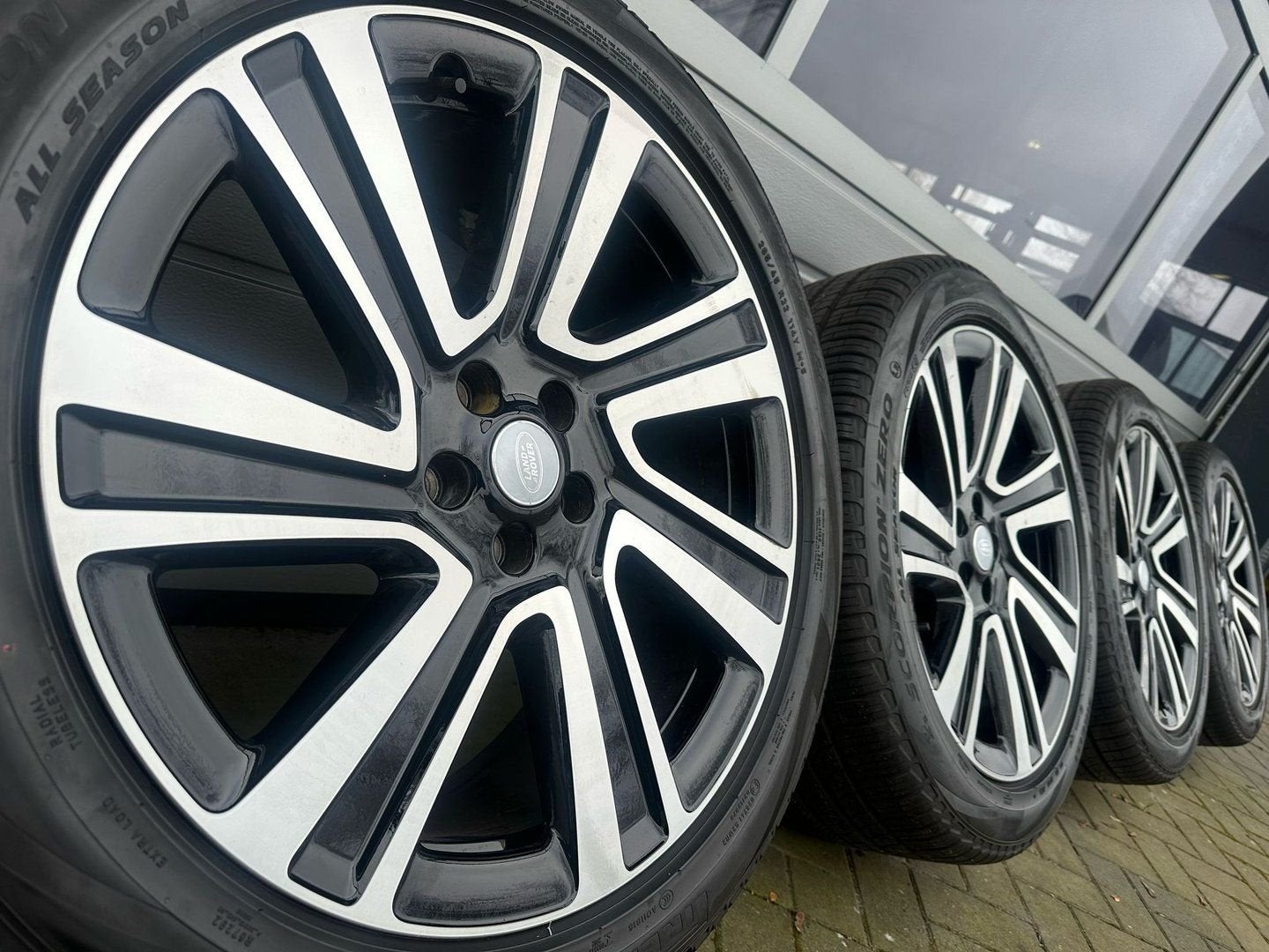 22 “ Defender RR Range Rover Sport Discovery 5 SVR velgen, -, 285 mm, -, Banden en Velgen