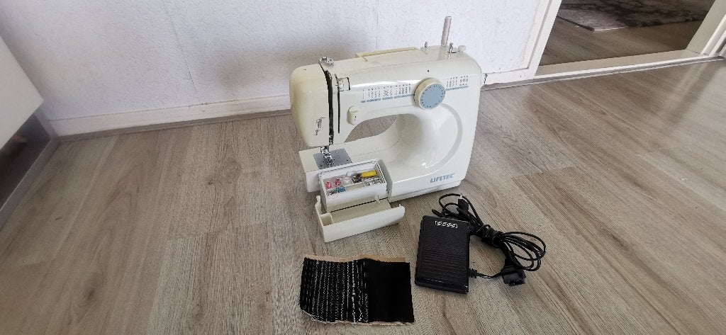 Naaimachine LIFTEC LT8709, Hobby en Vrije tijd, Naaimachines en Toebehoren, Ophalen of Verzenden, Zo goed als nieuw, Naaimachine