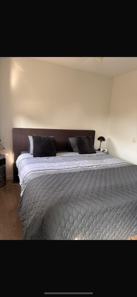 Boxspring 180 x 210, Huis en Inrichting, Slaapkamer | Boxsprings, 210 cm, Tweepersoons, Ophalen of Verzenden, Zo goed als nieuw