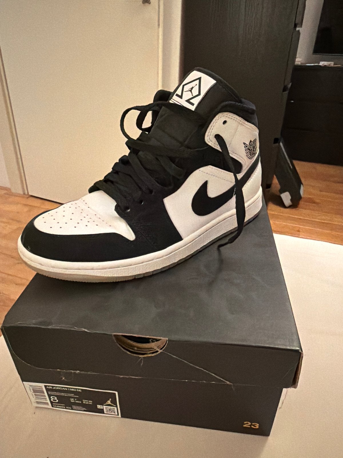 Nike Air Jordan 1 Mid SE - diamond Mt 41, Ophalen of Verzenden, Gedragen, Zwart, Sneakers of Gympen