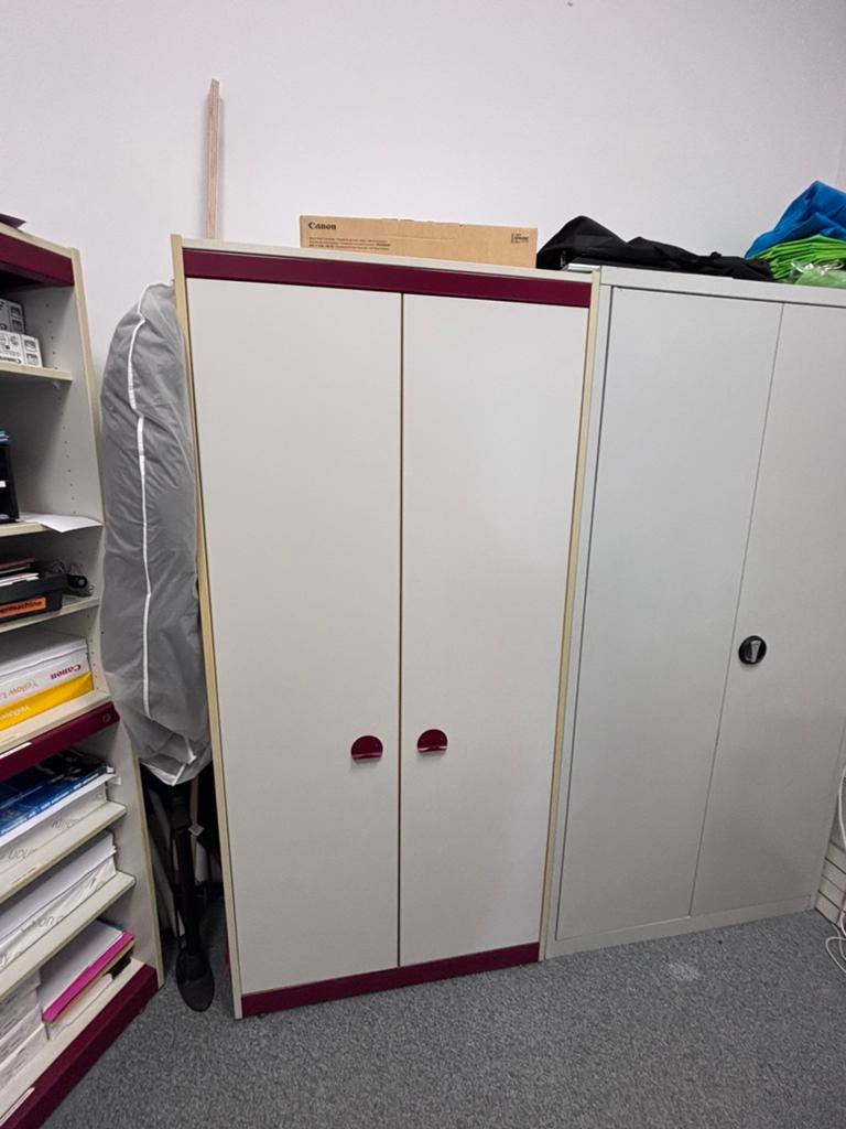 Gratis op te halen kast en/ of twee ladeblokjes, Huis en Inrichting, Ophalen, Gebruikt, 150 tot 200 cm, 150 tot 200 cm