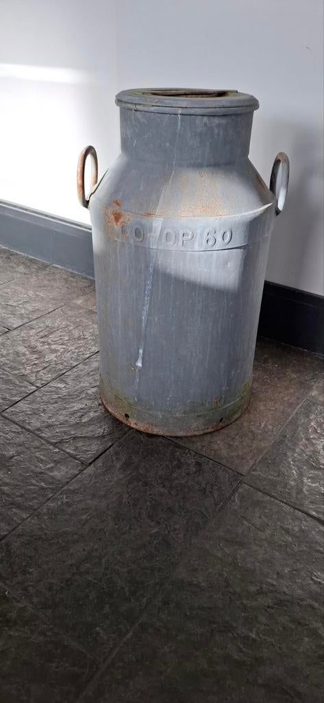 Oude zinken melkbus, Ophalen
