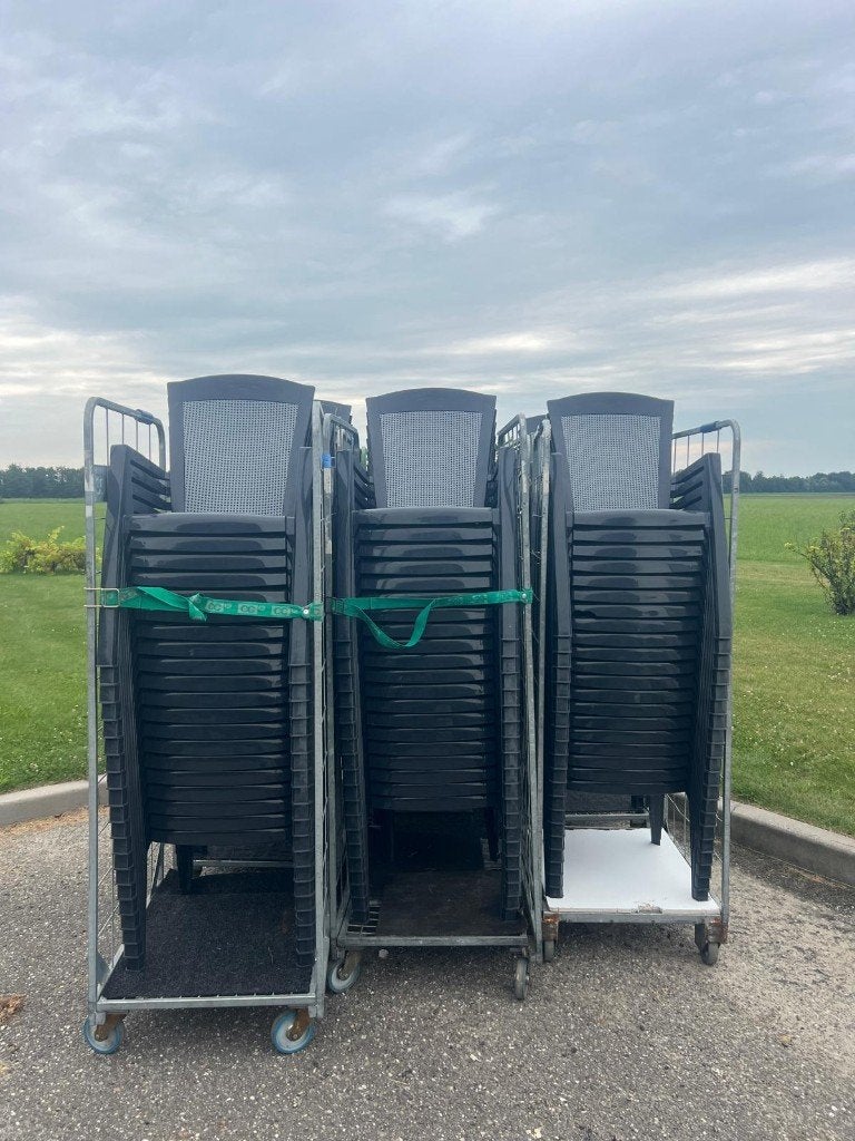 Partij Grijze terrasstoelen Jardin – 160 stuks beschikbaar, Ophalen, Gebruikt, Kunststof, Stapelbaar