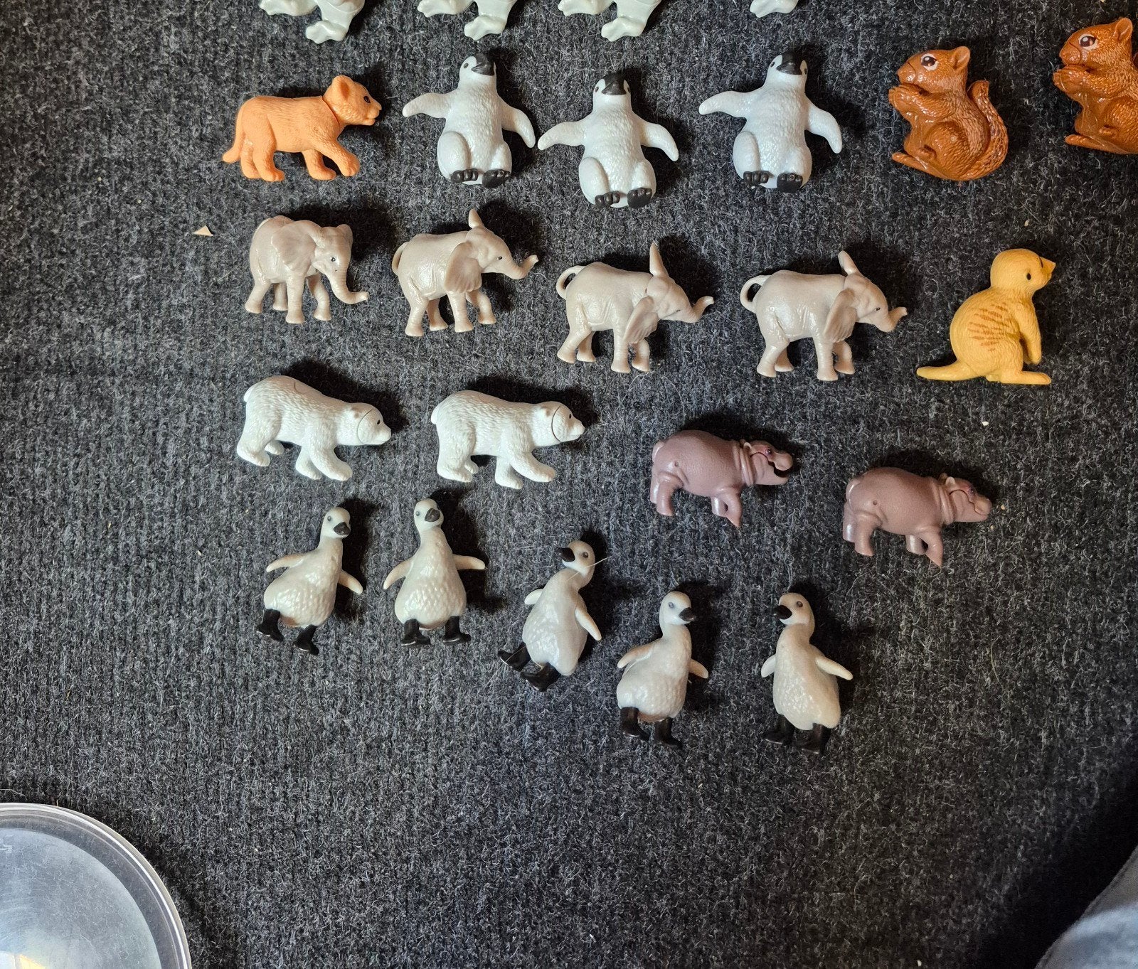 20 Kinder suprise eieren ei dieren per stuk €0,75, Verzamelen, Verrassingseieren, Ophalen of Verzenden, Hardplasticfiguren