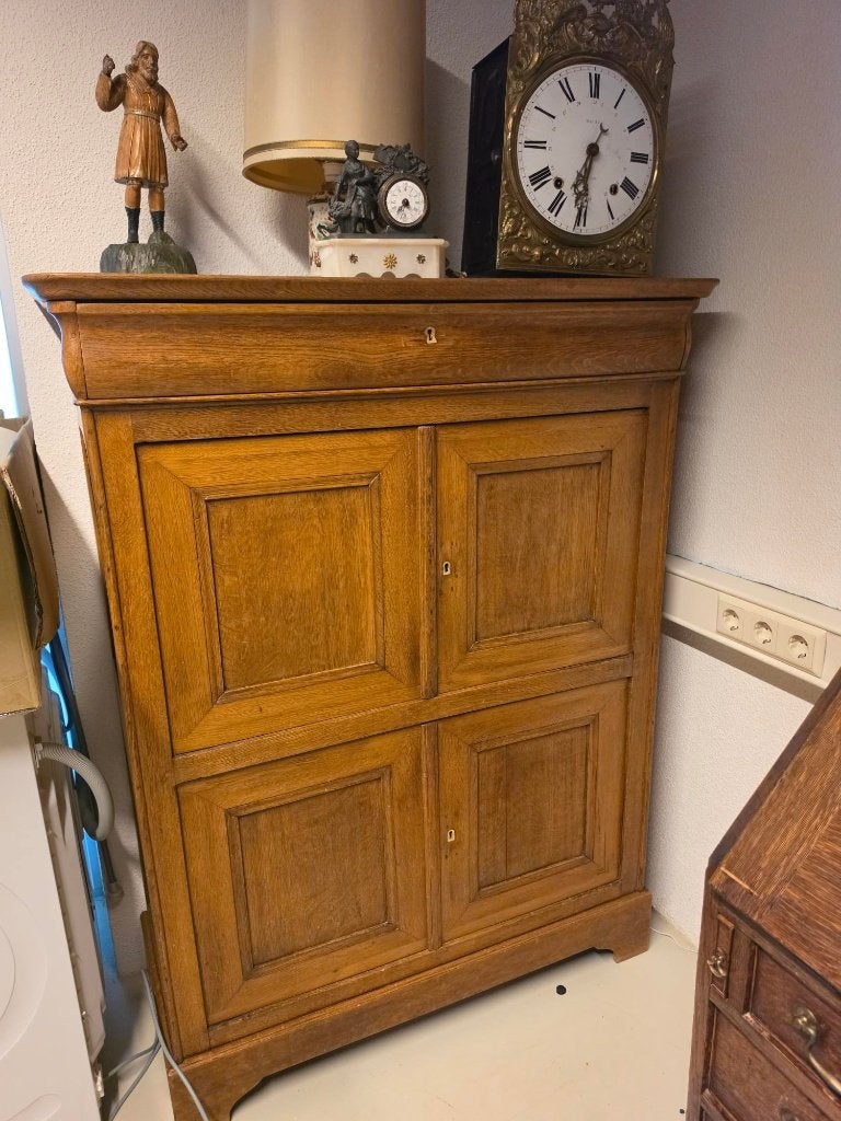 antiek Louis Philippe chiffonniere / buffetkast, Ophalen