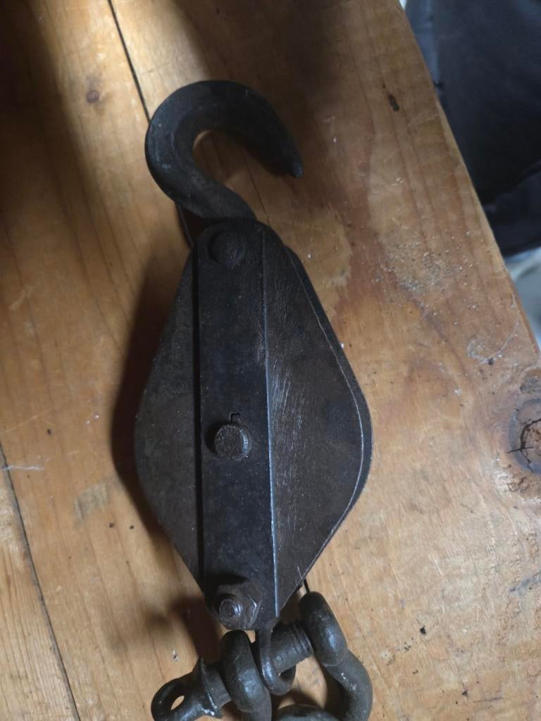 Antieke Katrol met Haak - Robuust en Decoratief, Ophalen of Verzenden