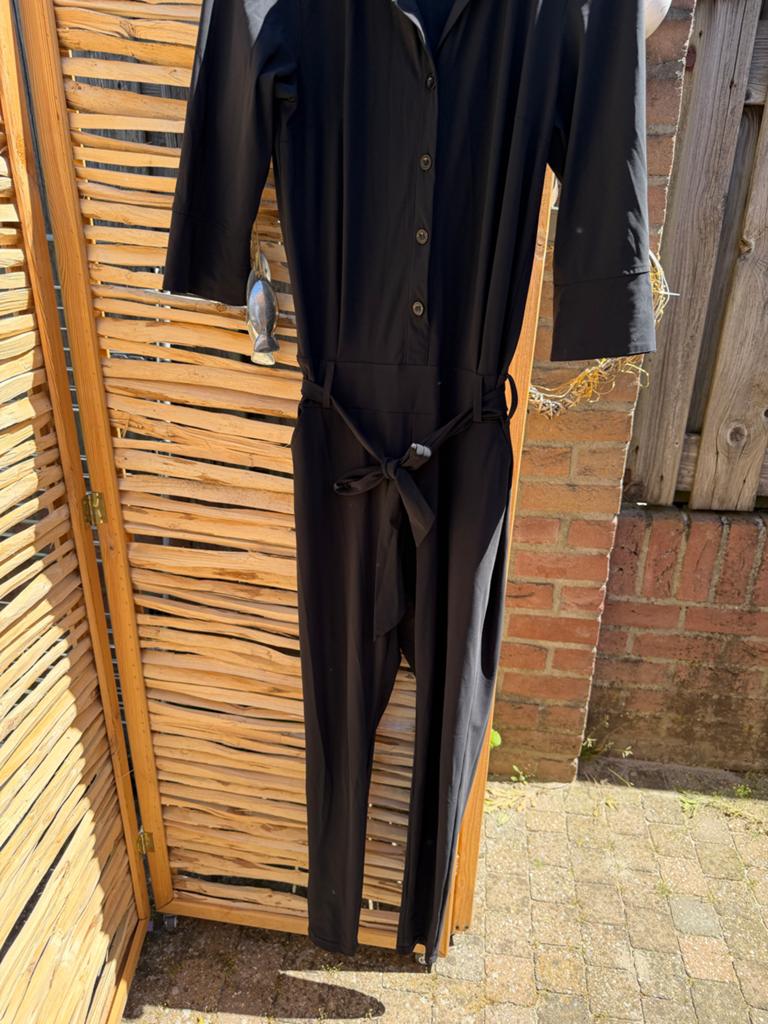Zwarte jumpsuit met ceintuur - Studio Anneloes, Kleding | Dames, Jumpsuits, Zo goed als nieuw, Maat 36 (S), Zwart, Ophalen of Verzenden