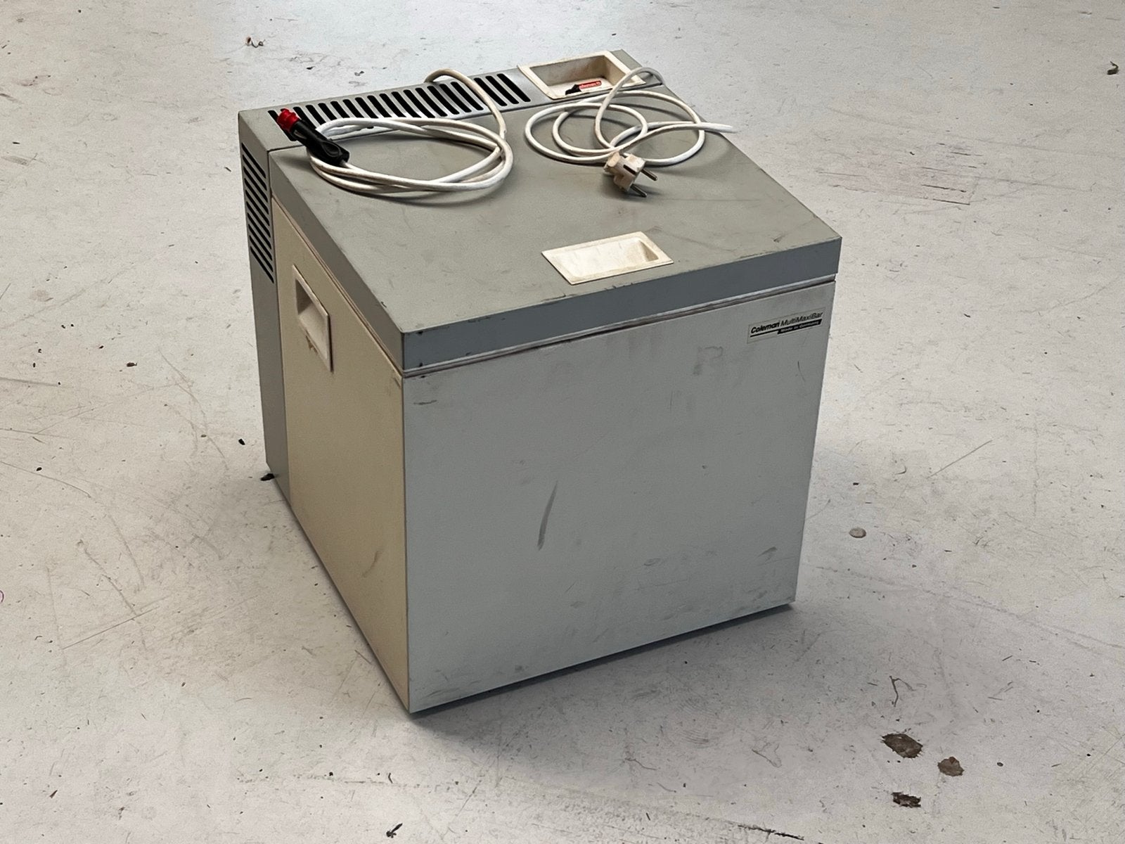 Stevige 12V/240V Koelkast voor onderweg - Goed Merk, Witgoed en Apparatuur, Koelkasten en IJskasten, Ophalen, Minder dan 85 cm