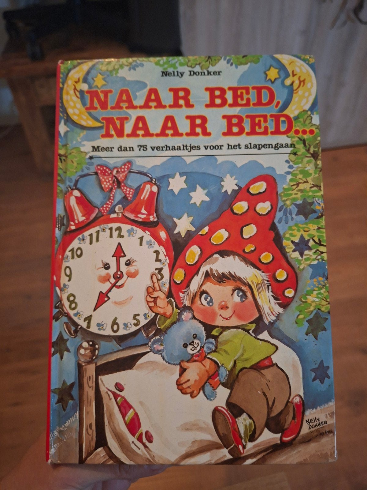 Naar Bed, Naar Bed... - Meer dan 75 verhaaltjes, Ophalen of Verzenden, Gelezen, Nelly Donker, Sprookjes