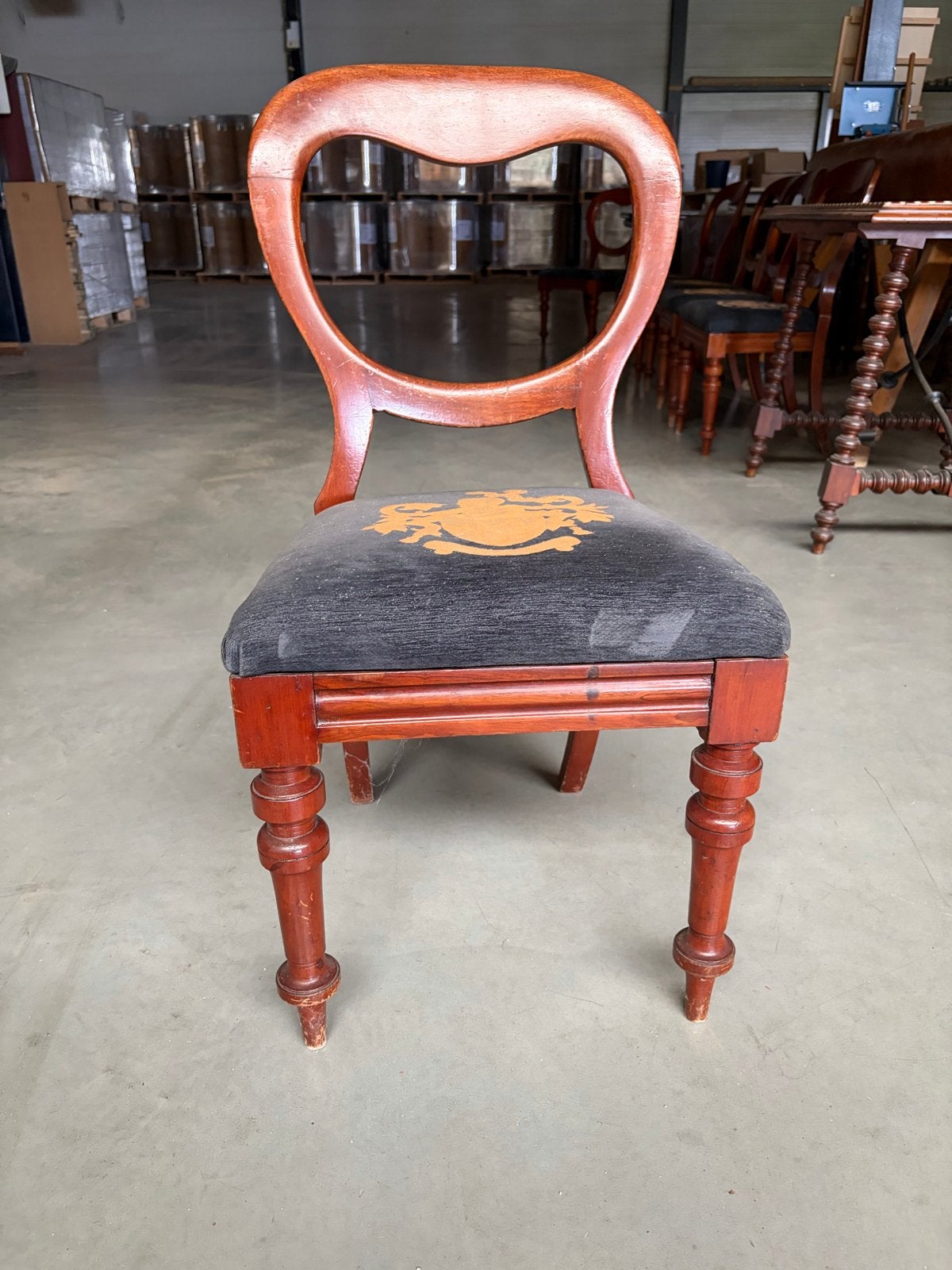 6. Antieke Biedermeier / Victoriaanse "balloon back" stoel, Antiek en Kunst, Ophalen of Verzenden