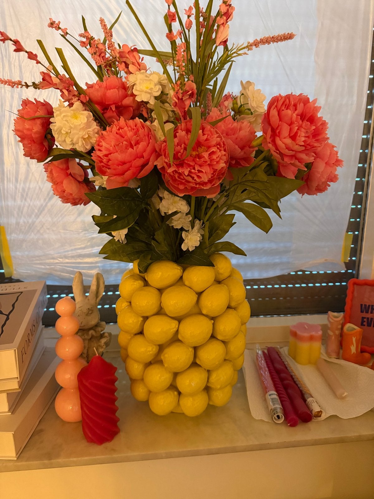Prachtig kunstbloemen boeket met unieke citroenvaas, Binnen, Roze, Textiel, Ophalen of Verzenden