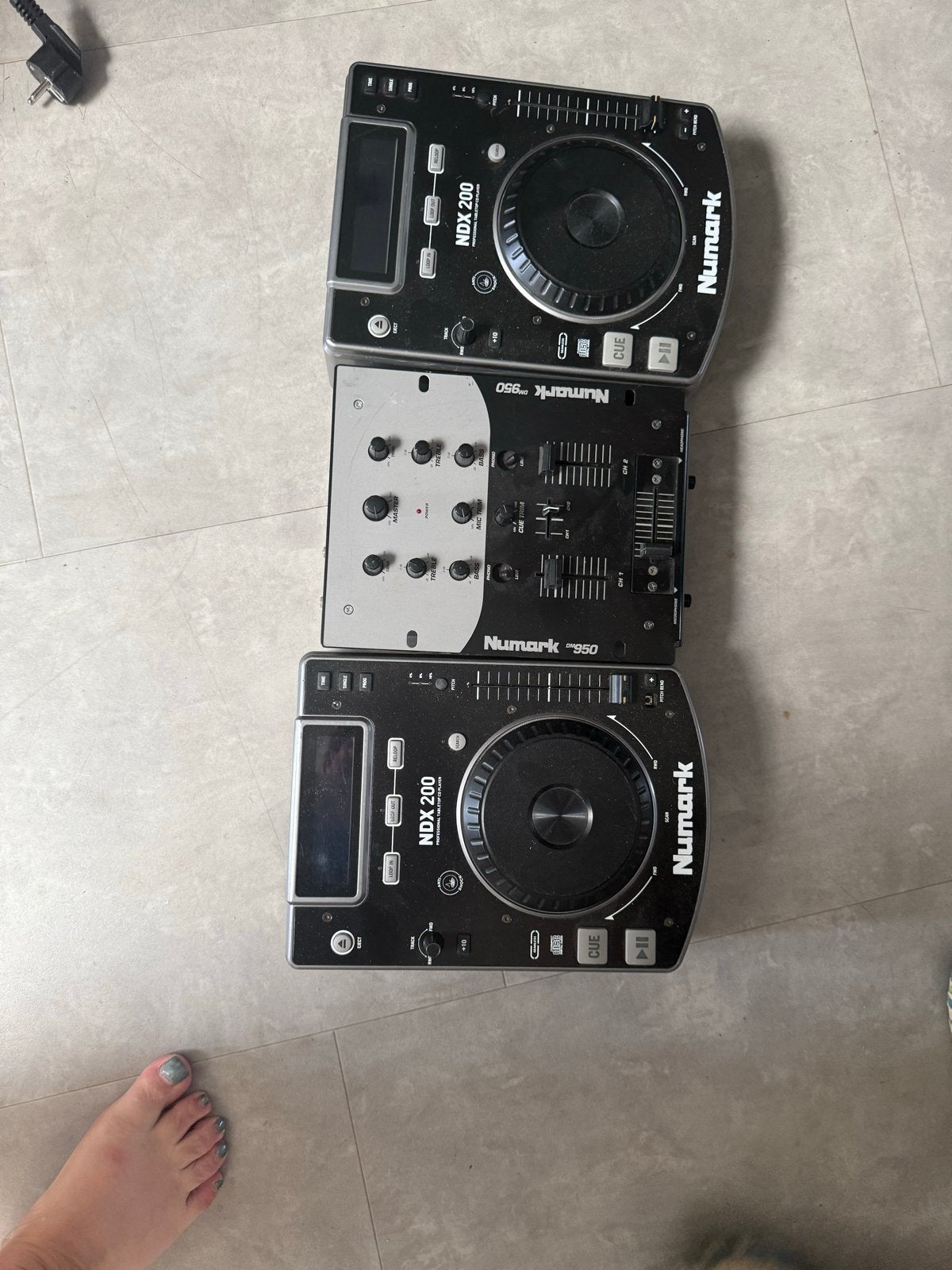 Numark DJ-set: 2x NDX 200 spelers en M950 mixer