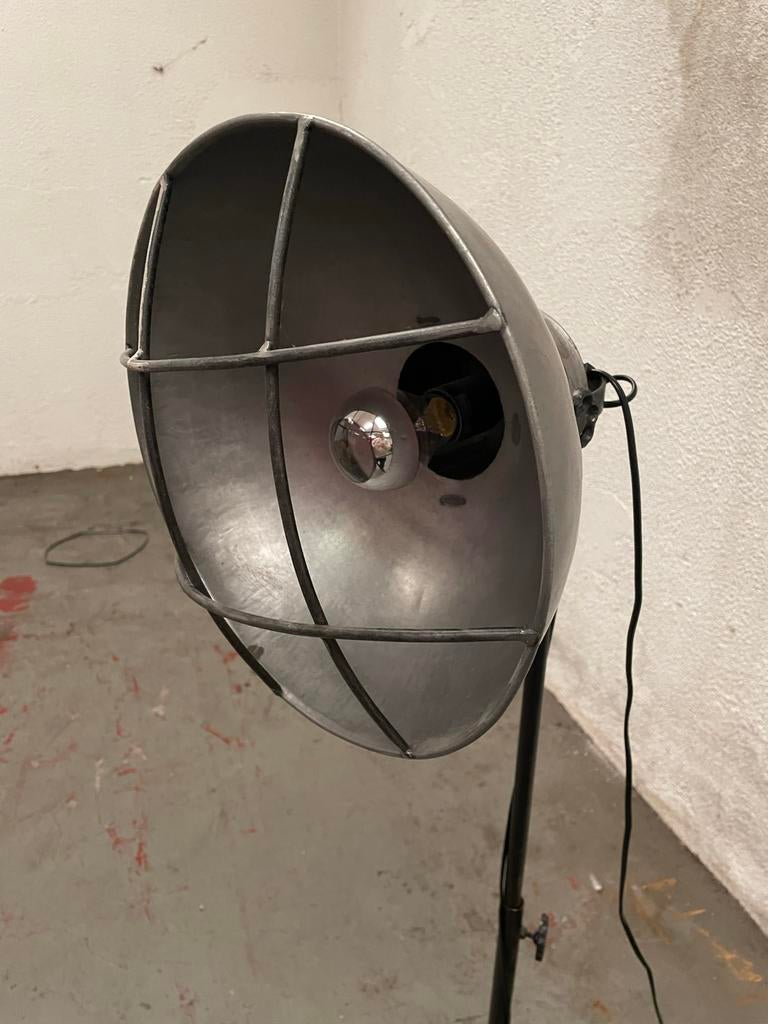 Industriële vloerlamp met gietijzeren voet, Ophalen of Verzenden, Gebruikt, Metaal, 150 tot 200 cm