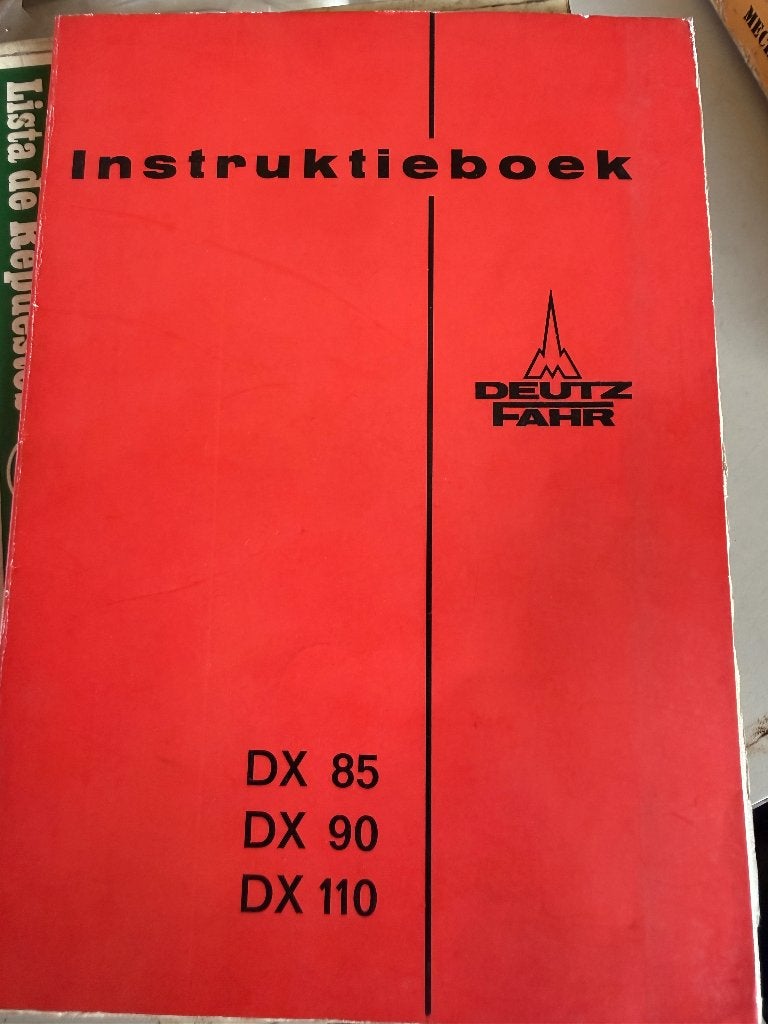 Instructie boek deutz dx 85 dx 90 dx 110, Ophalen of Verzenden, Gelezen, Catalogus