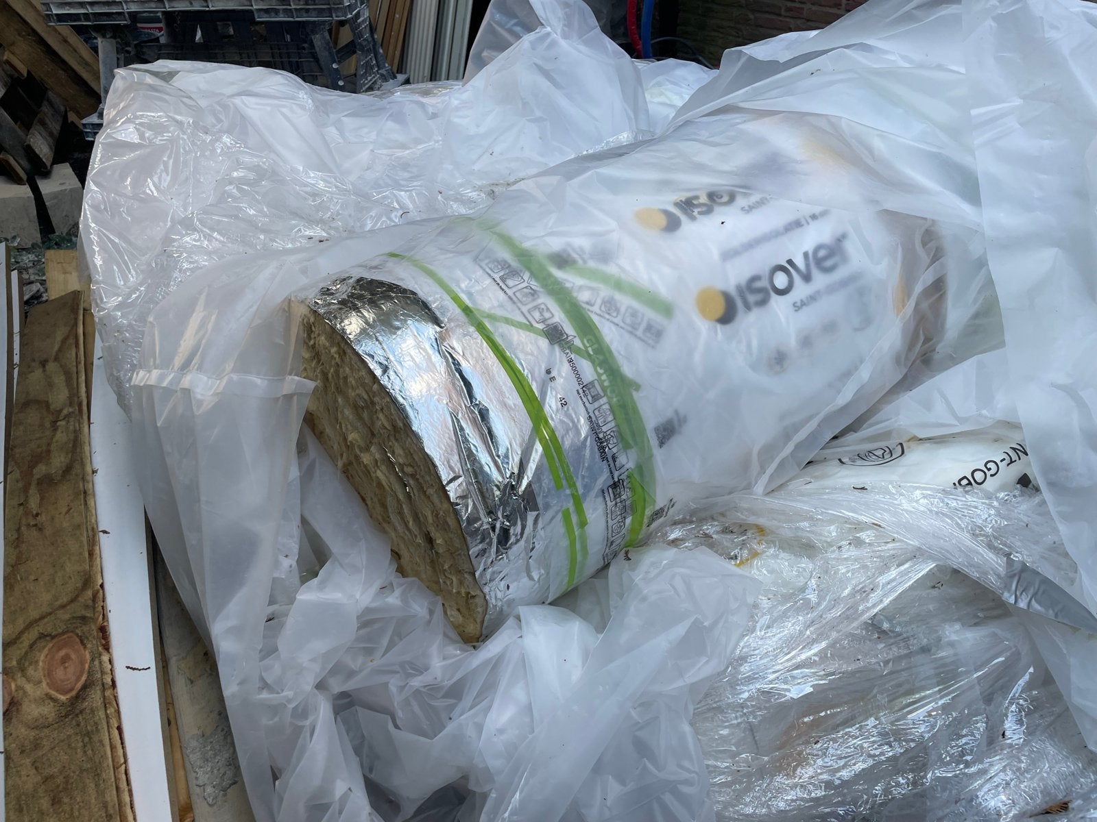 Gratis isolatie: Isover glaswolrol, nieuw in verpakking, Doe-het-zelf en Verbouw, Isolatie en Afdichting, Ophalen, Nieuw, 5 tot 10 m²