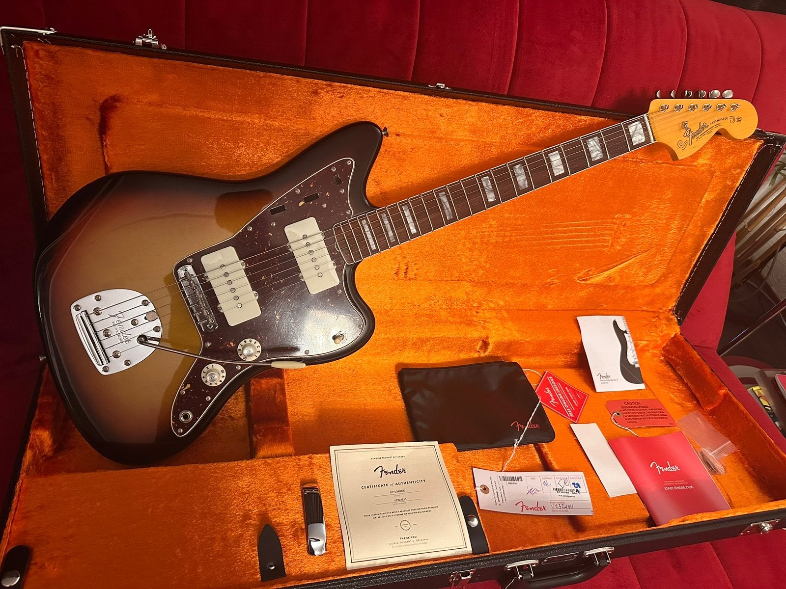Fender Jazzmaster AVRI 1966 / Gretsch Duo Jet G6129T-89 Gold, Muziek en Instrumenten, Ophalen of Verzenden, Zo goed als nieuw