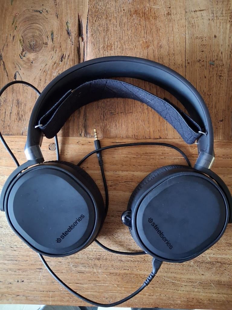 SteelSeries Arctis 5 Gaming Headset - Bedraad, Ophalen of Verzenden, Gebruikt, Over oor (circumaural), Overige merken
