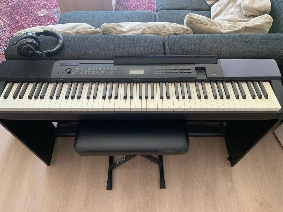 Casio Digitale Piano met Kruk, Pedalen en Koptelefoon, Ophalen, Gebruikt, Zwart