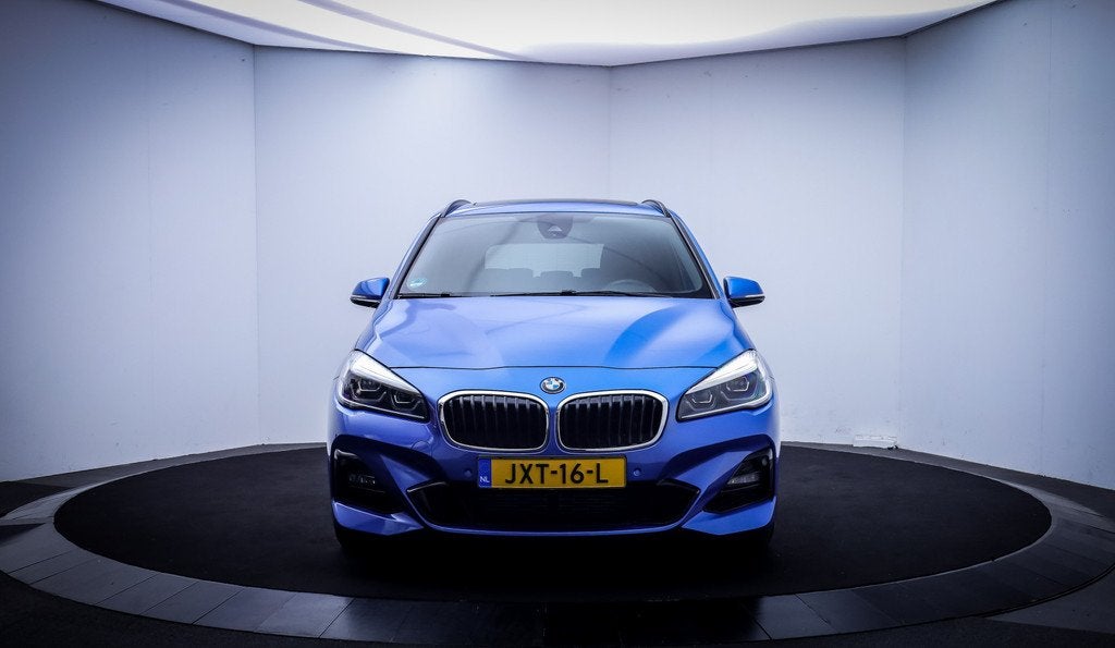 BMW 2 Serie Gran Tourer 220iA 7p M-SPORT PANO | FULL LED | C, Auto's, BMW, 1998 cc, Gebruikt, Zwart, 2-Serie Gran Tourer