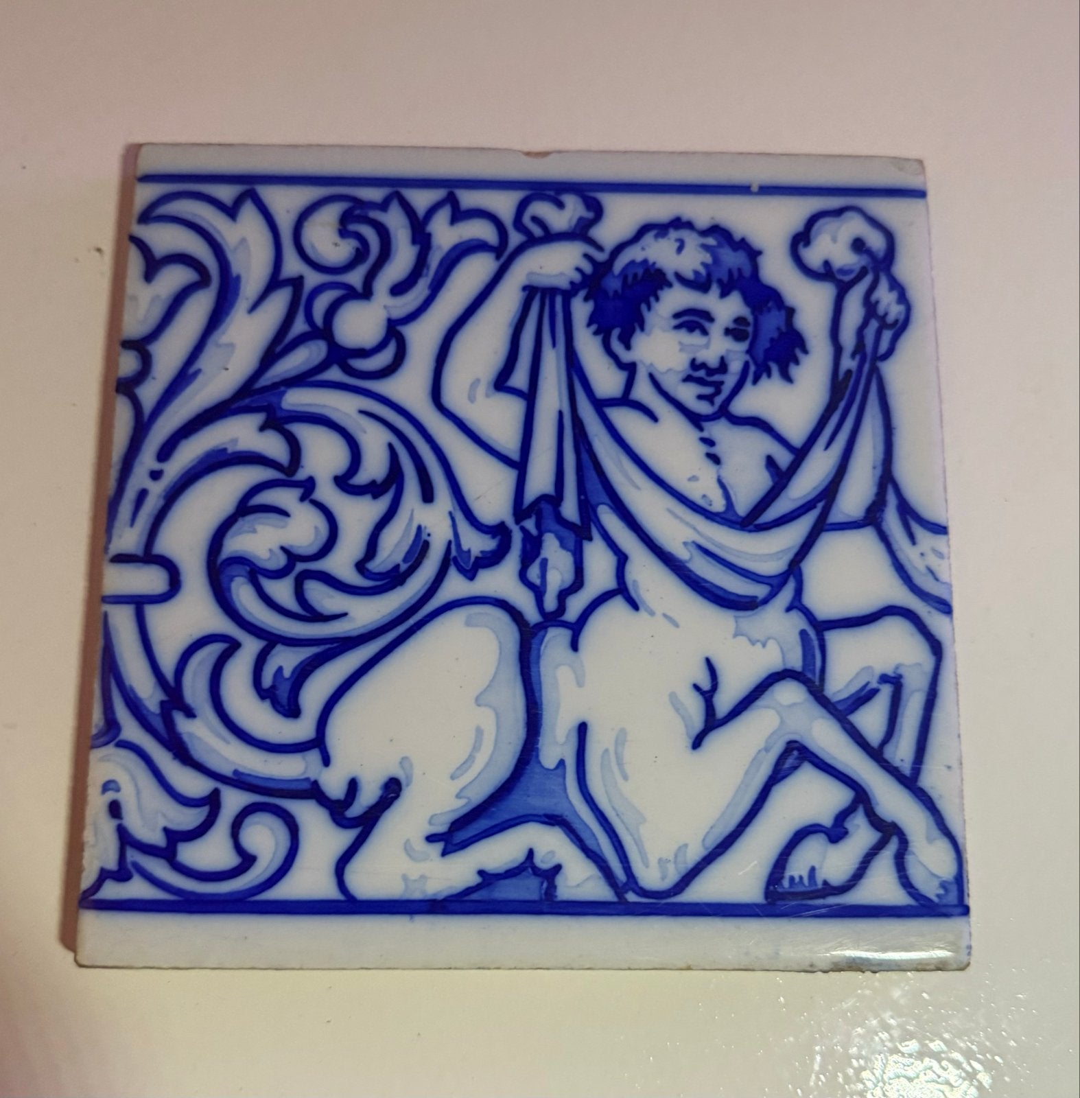 Antieke Delfts Blauwe Tegel met Centaur Motief, Ophalen of Verzenden