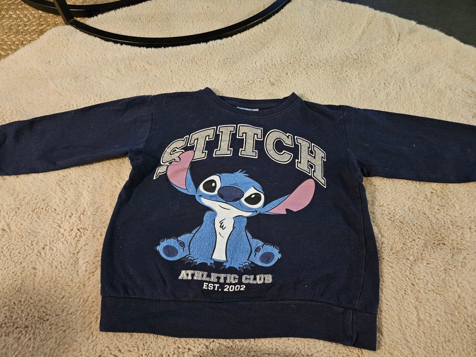 Donkerblauwe trui van stitch, maat 134-140, Disney, Meisje, Trui of Vest, Ophalen of Verzenden