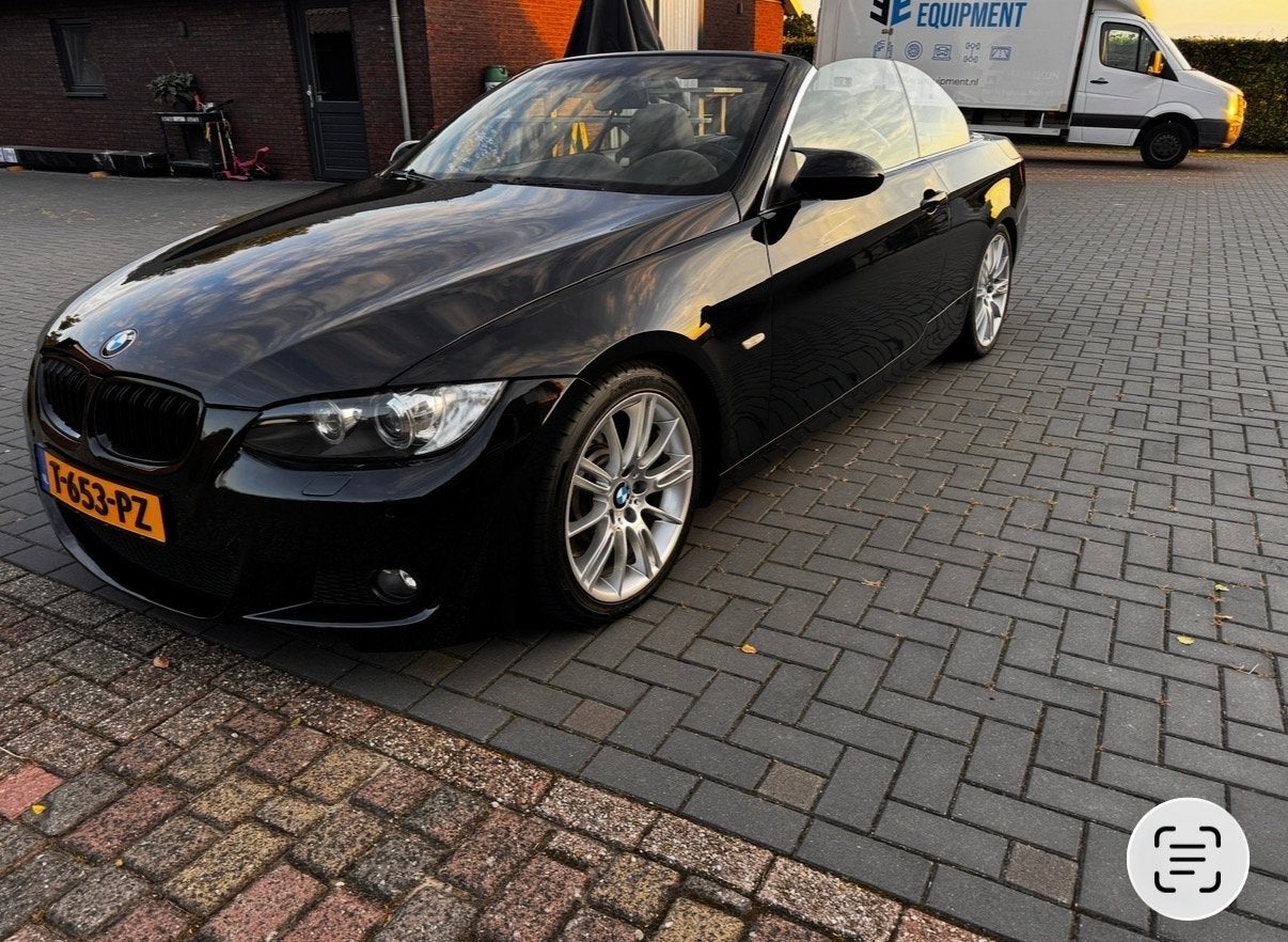 BMW E93 335i cabriolet liefhebbers auto m pakket, Auto's, BMW, Cabriolet, 4 stoelen, Zwart, Bedrijf