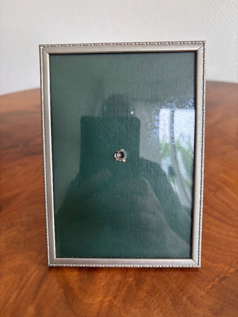 Vintage fotolijst Jyden met metalen lijst en bol glas 11*15., Ophalen of Verzenden