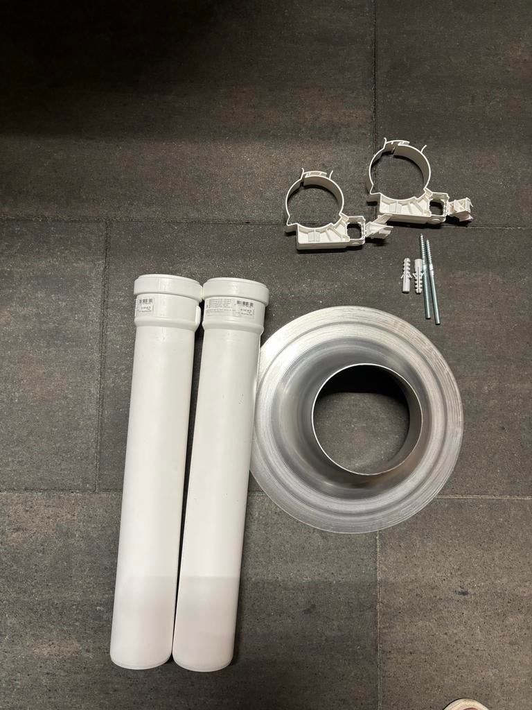 Afvoer- en Ventilatieset: PVC Buizen, Plaat, Klemmen, Bevest, Doe-het-zelf en Verbouw, Buizen en Afvoer, Ophalen, Afvoer, Pvc