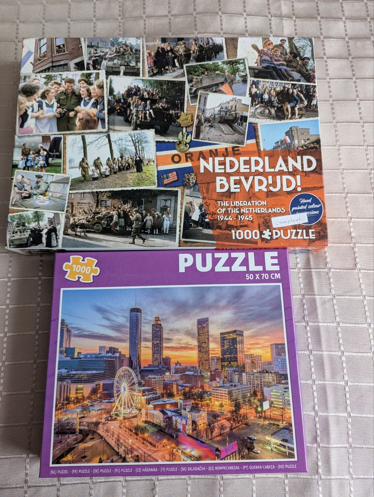 Twee puzzels 1000 stukjes, Nederland Bevrijd & Stads, Ophalen