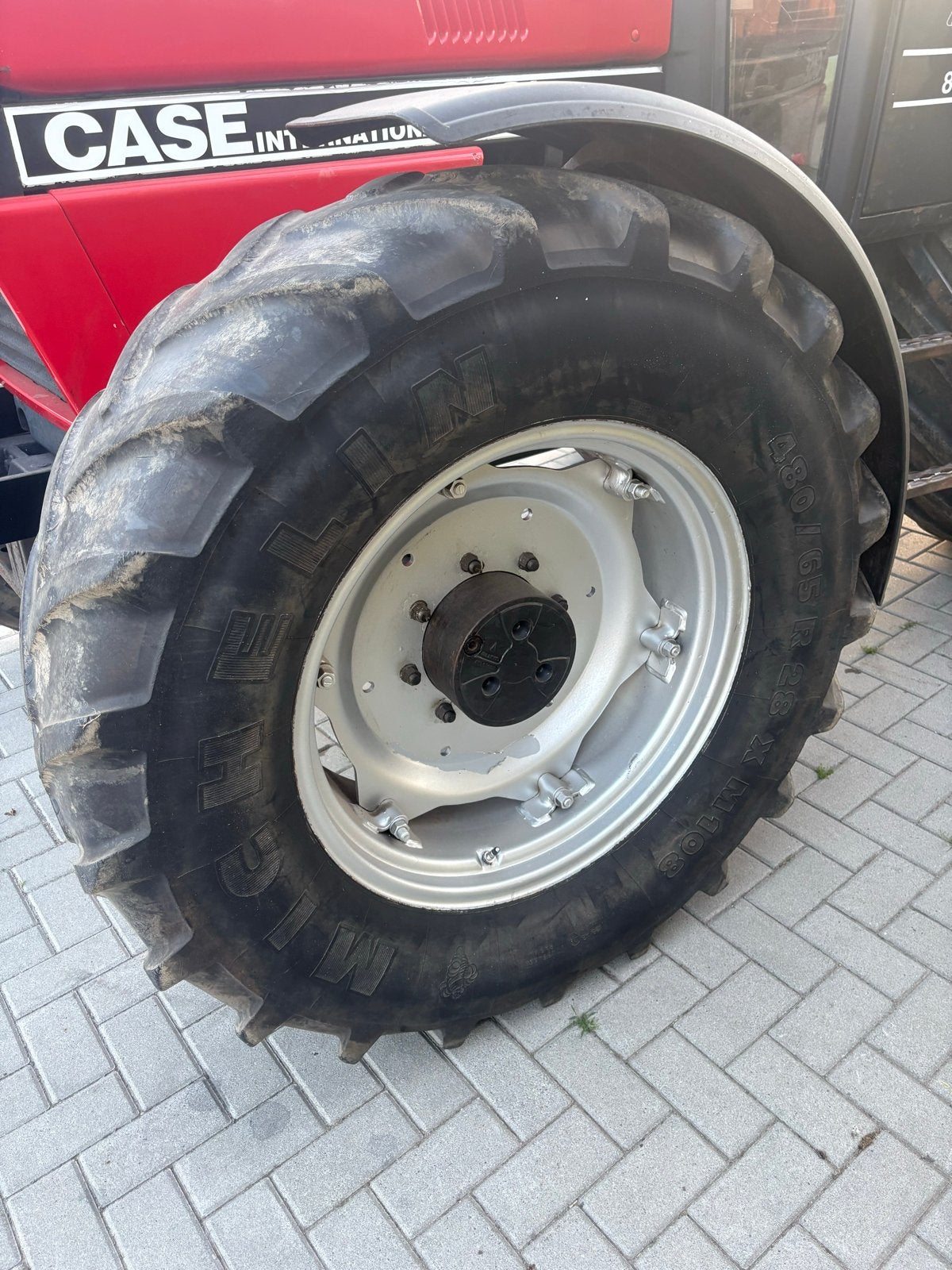 Tractorband met velg - 480/65 R28 xm 108, Zakelijke goederen, Agrarisch | Onderdelen | Banden, Velgen en Assen, Ophalen of Verzenden