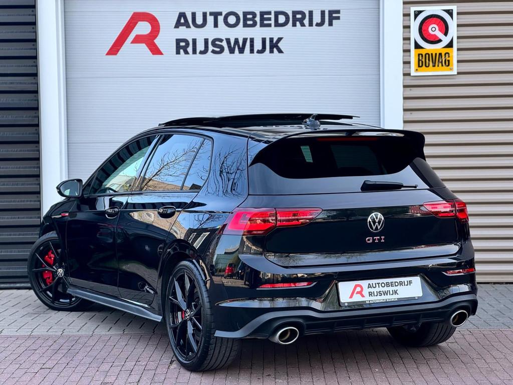 Volkswagen Golf 2.0 TSI GTI Clubsport Matrix/H&K/HuD/Pano, Auto's, Volkswagen, 12 maanden, 4 cilinders, Alcantara, Zwart