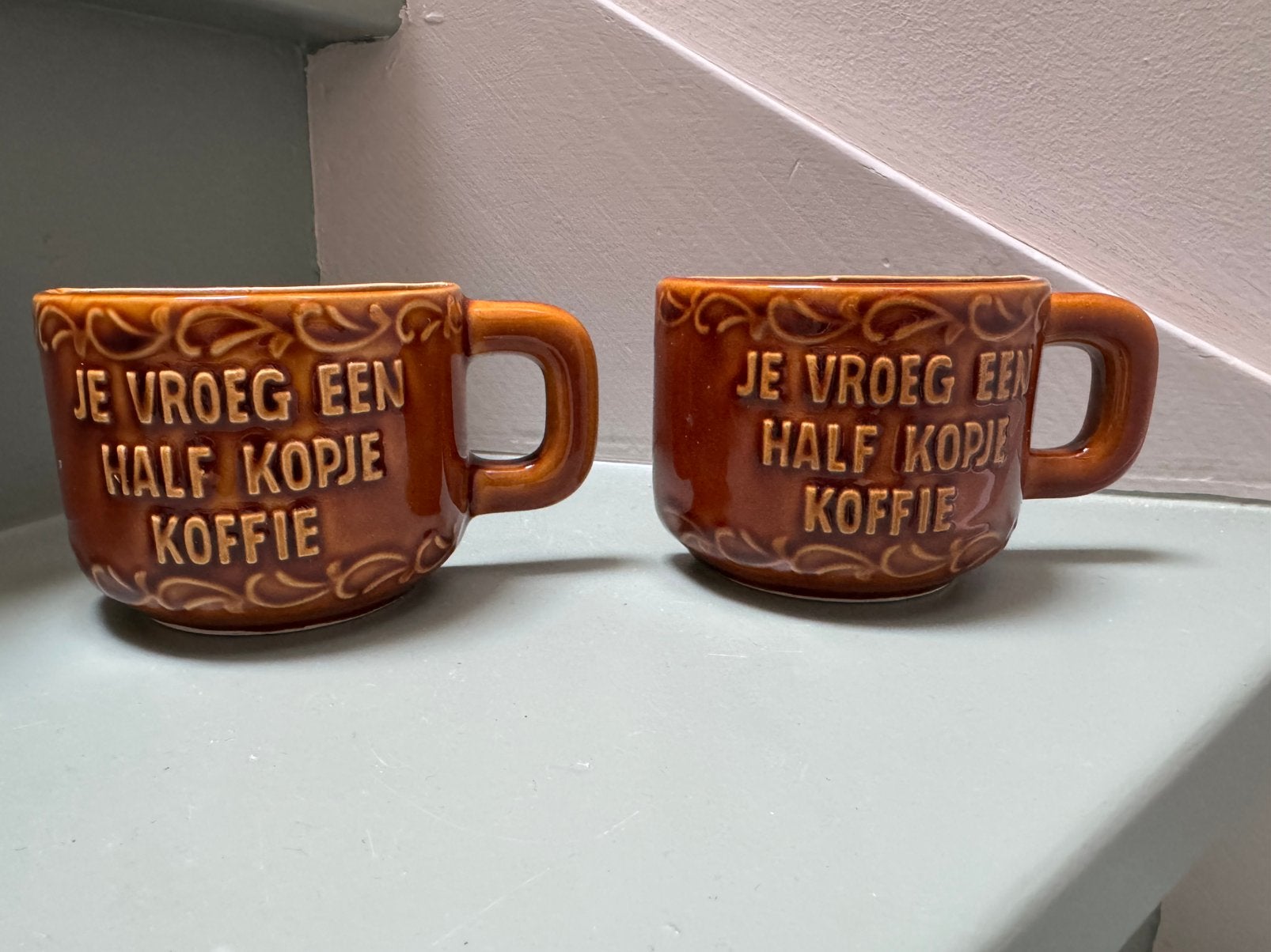 2 vintage halve koffiekopjes, Je vroeg een half kopje koffie, Huis en Inrichting, Overige merken, Keramiek, Ophalen of Verzenden