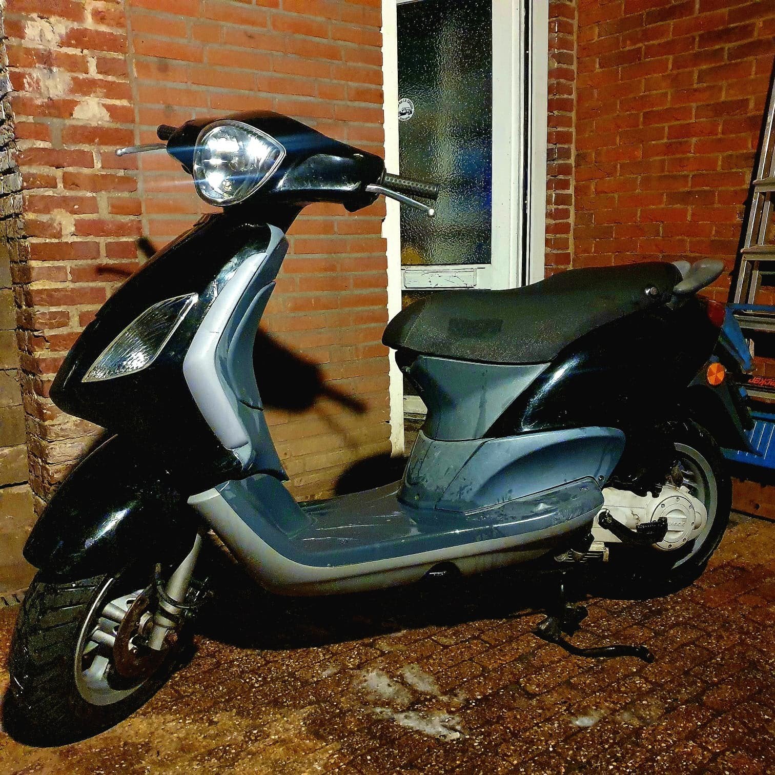 Piaggio Fly 4-takt uit 2007 - Goed onderhouden, Fietsen en Brommers, Scooters | Piaggio, Gebruikt, Maximaal 45 km/u, Ophalen of Verzenden