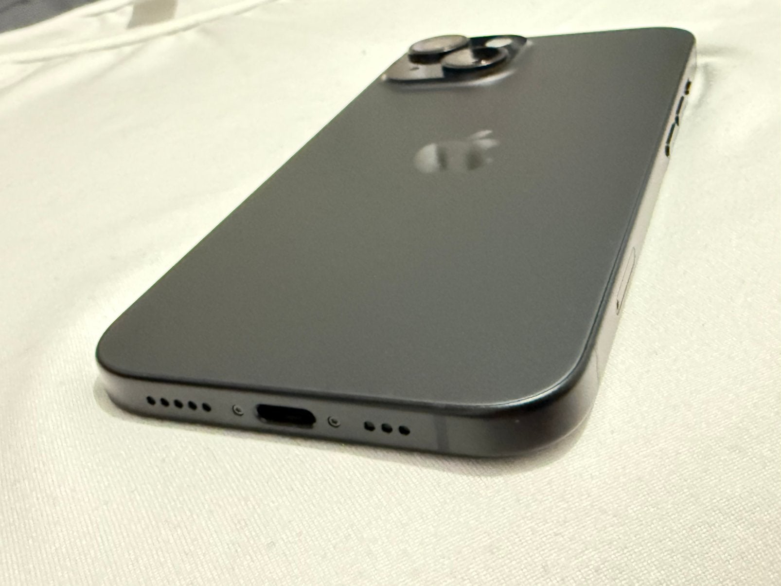 Foto 7 van iPhone 15 256GB Zwart - Zo Goed Als Nieuw