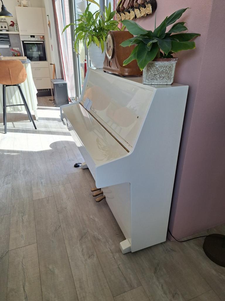 Piano wit   , 1.30 breed wn 1.10 hoog, Muziek en Instrumenten, Piano's, Ophalen of Verzenden, Gebruikt, Wit
