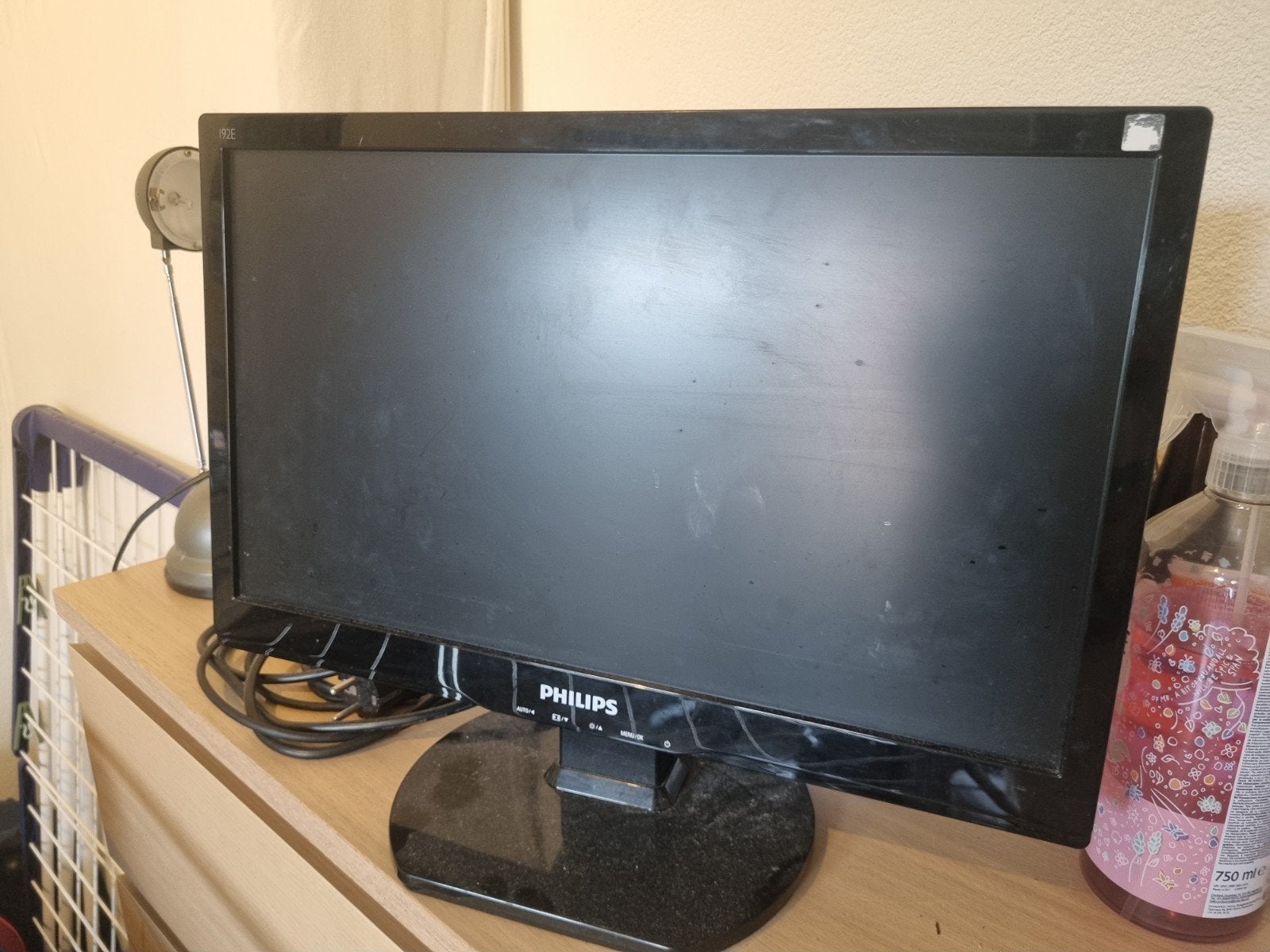 Philips 18,5 inch PC Monitor (Type 192E1SB), Ophalen, Philips, 3 tot 5 ms, Kantelbaar