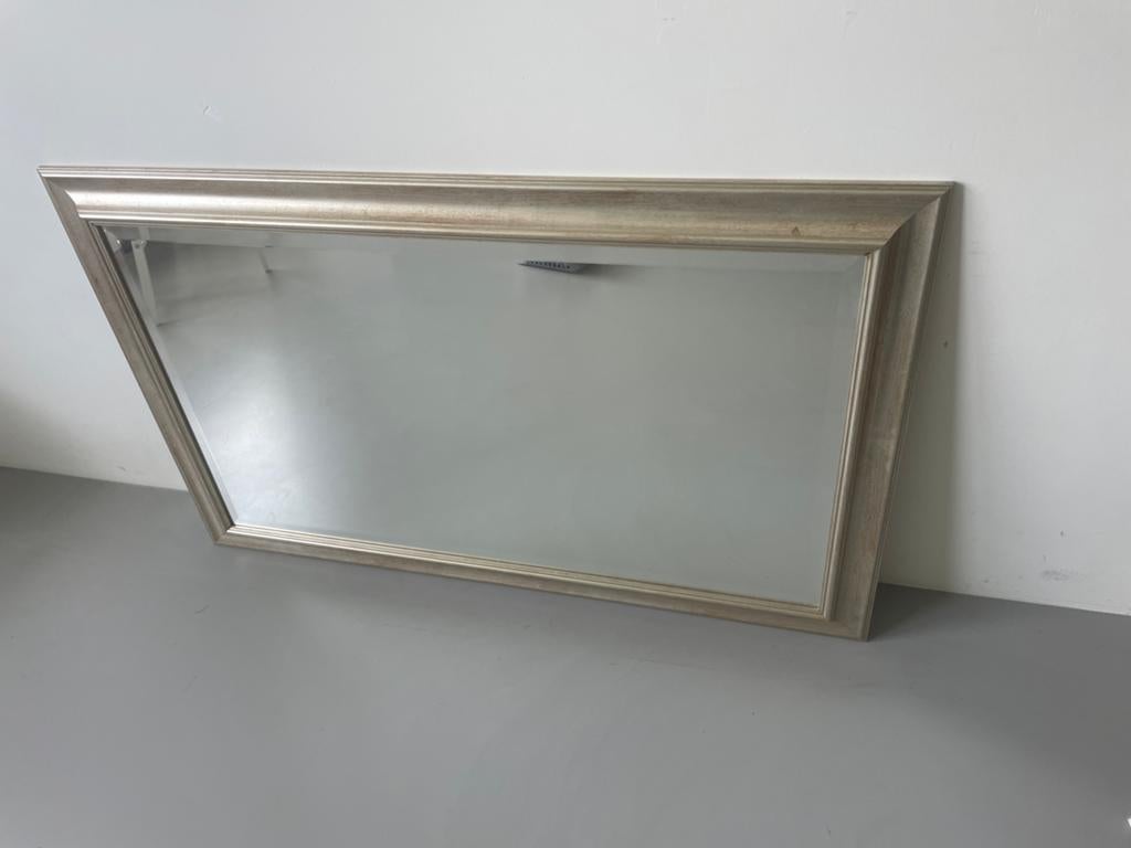 Grote spiegel met sierlijke lijst, Ophalen, Zo goed als nieuw, Rechthoekig, 100 tot 125 cm