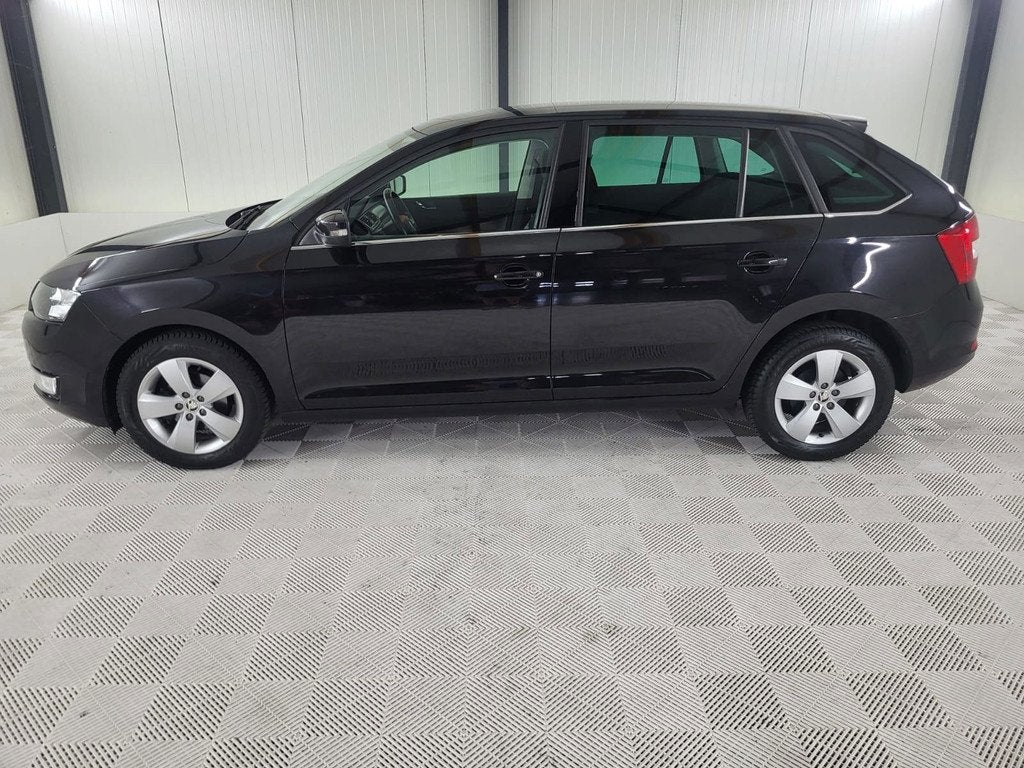 Skoda Rapid Spaceback 1.2 TSI JOY, Camera, Trekhaak, Panodak, Auto's, Skoda, Voorwielaandrijving, Stof, Gebruikt, Origineel Nederlands
