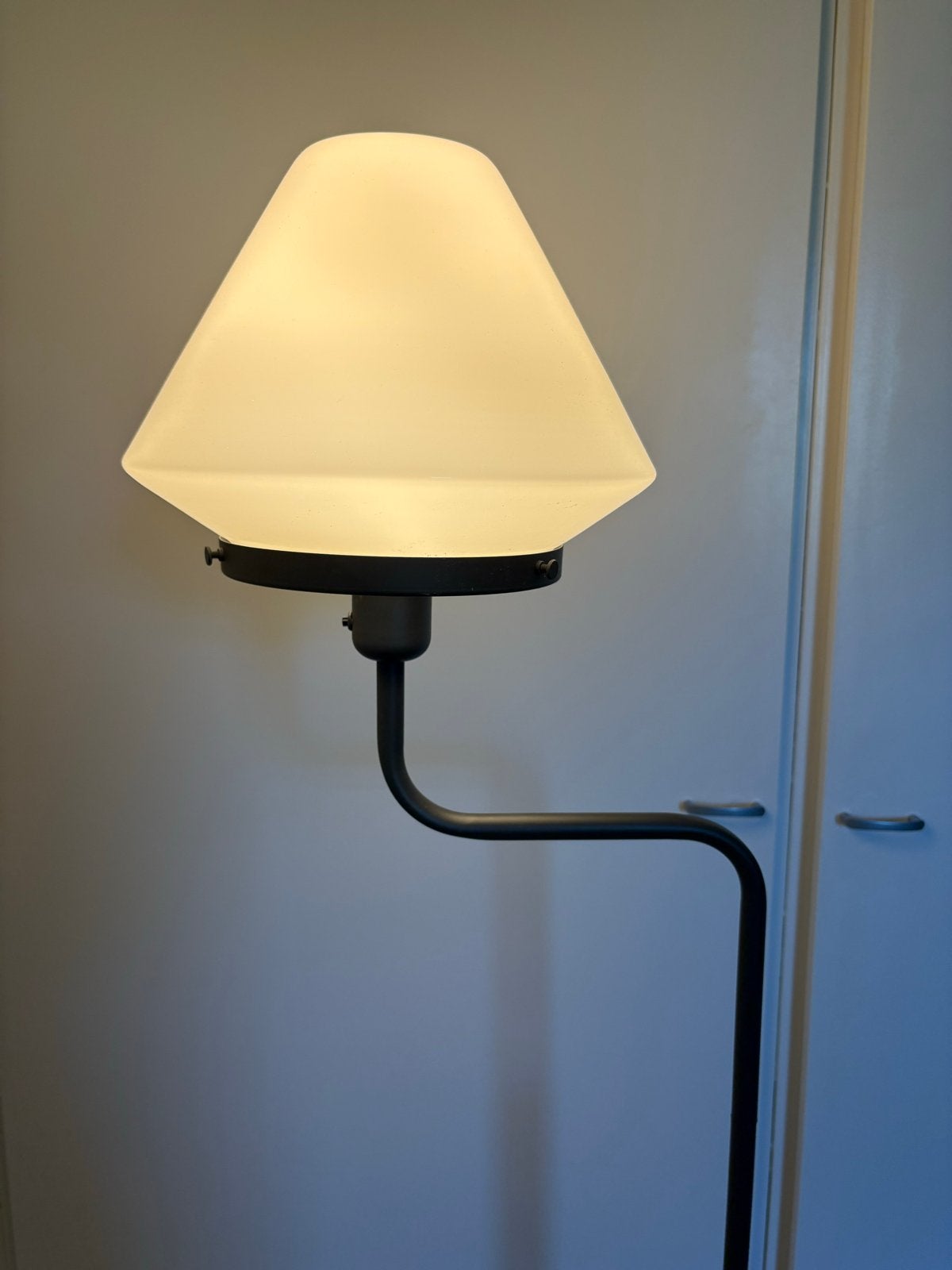 Moderne Staande Lamp - 140cm Hoog, Huis en Inrichting, Lampen | Vloerlampen, Ophalen, Zo goed als nieuw, Metaal, 100 tot 150 cm