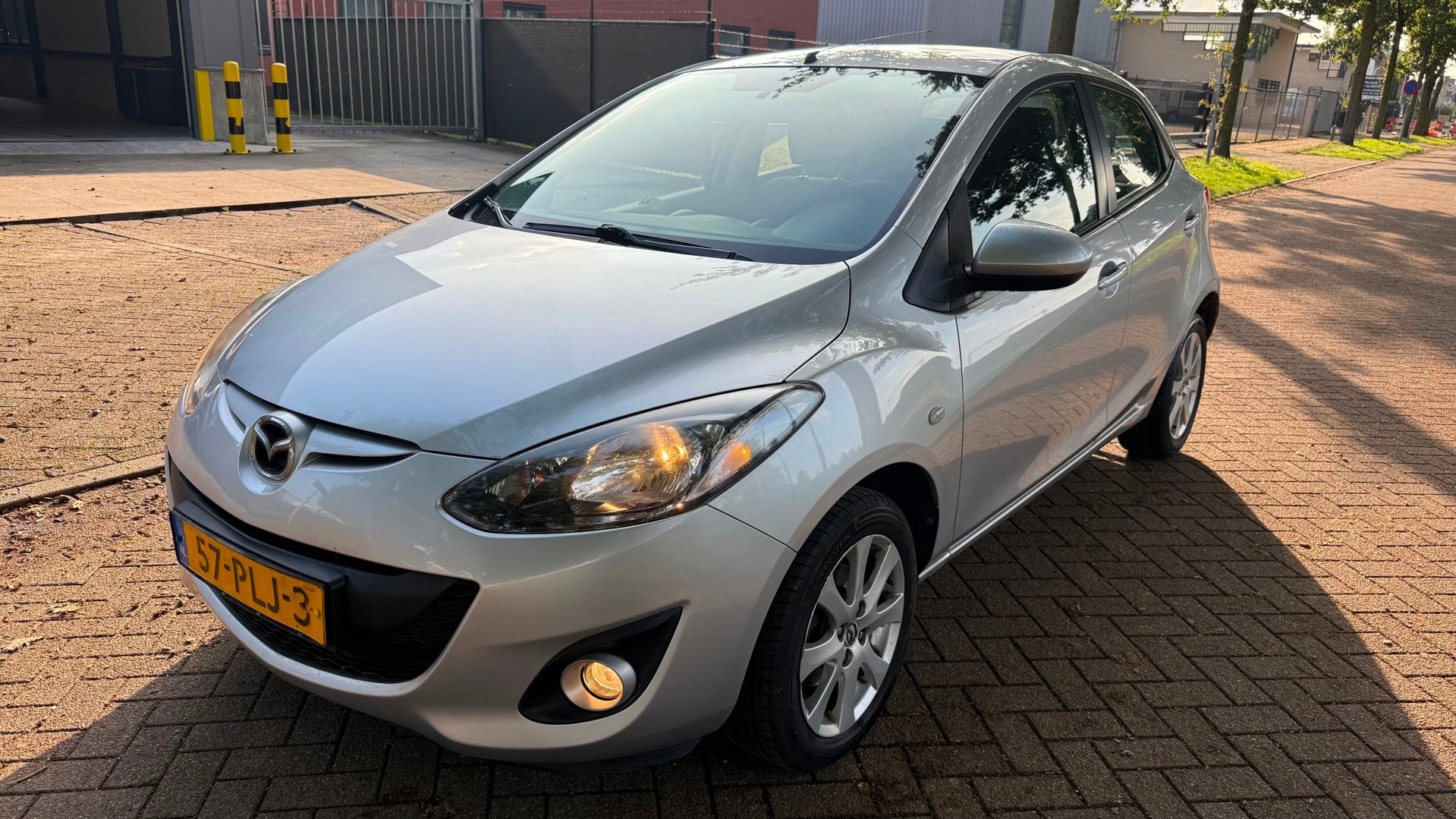 Mazda 2 1.3 TS Plus 2011 Nieuwe Apk Nette Auto, Voorwielaandrijving, Euro 5, Gebruikt, 31 €/maand