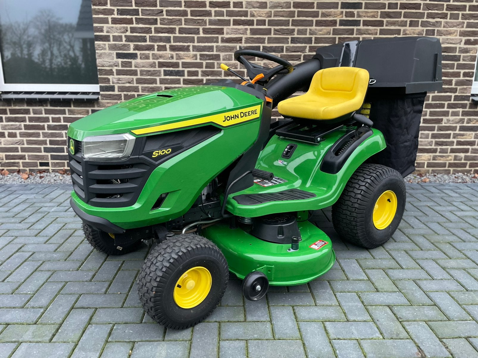 John deere zitmaaier hydrostaat 20 uur, Ophalen, Zo goed als nieuw, Elektrische starter, 90 tot 120 cm