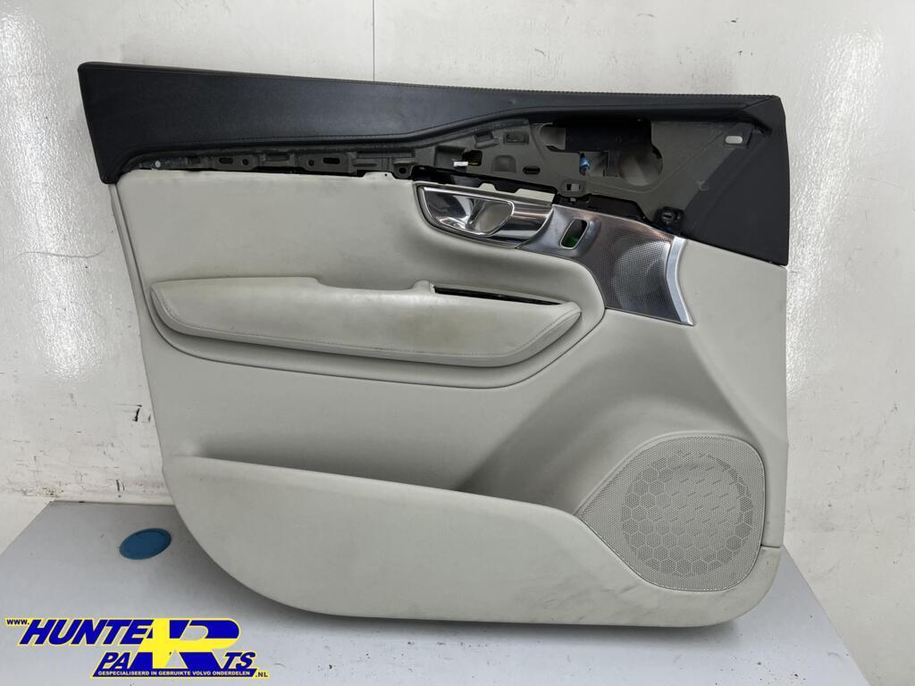 Portierbekleding LV wit Volvo XC90 II ('14-'22) 31393113, Gebruikt, Ophalen of Verzenden, Volvo, Volvo