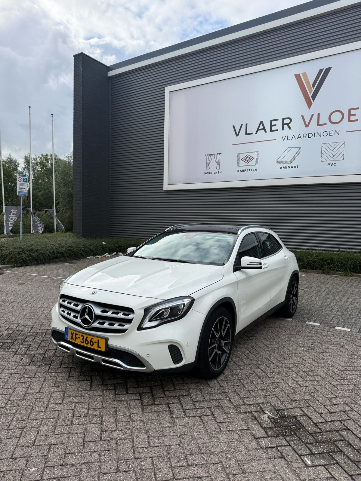 Mercedes-Benz GLA Gla180 1.6 90KW Aut7 2017 Wit, Auto's, 4 cilinders, 715 kg, 1595 cc, 1200 kg