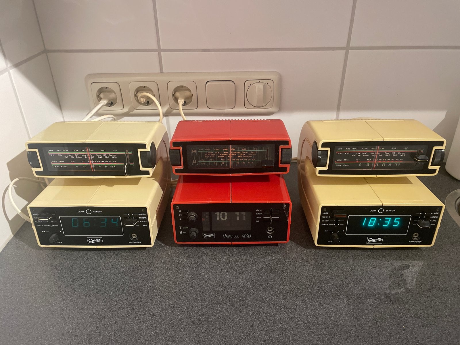 Vintage Graetz Form 99 wekkerradio's - Set van 3, Ophalen of Verzenden