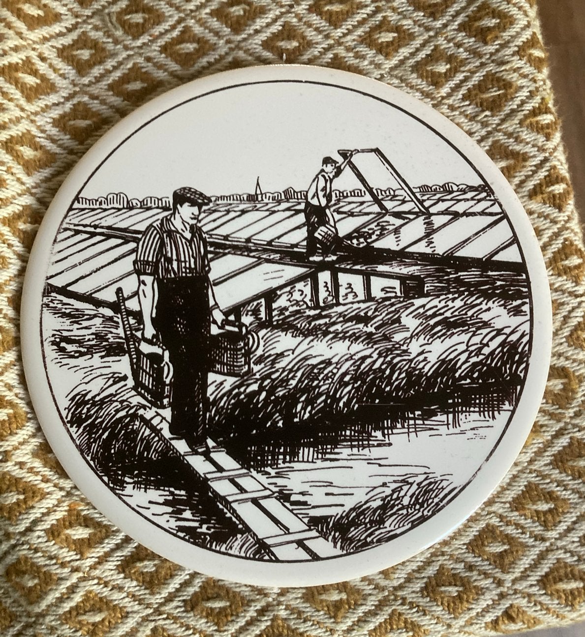 Vintage Brinkman tegel Ø 15 cm - 1885-1991 jubileum, Ophalen of Verzenden