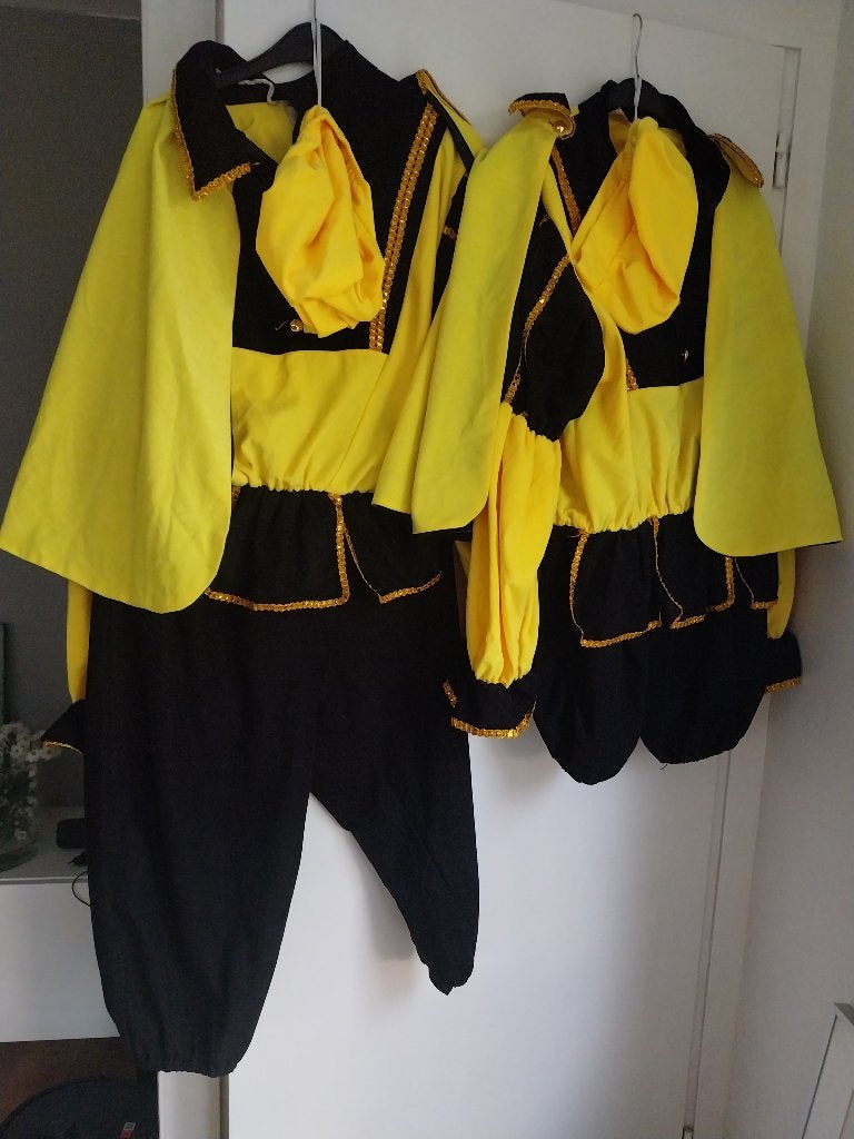 2 luxe Pietenpakken, maat M/L., Onbekend, Maat 48/50 (M), Kerstmis of Sinterklaas, Ophalen of Verzenden