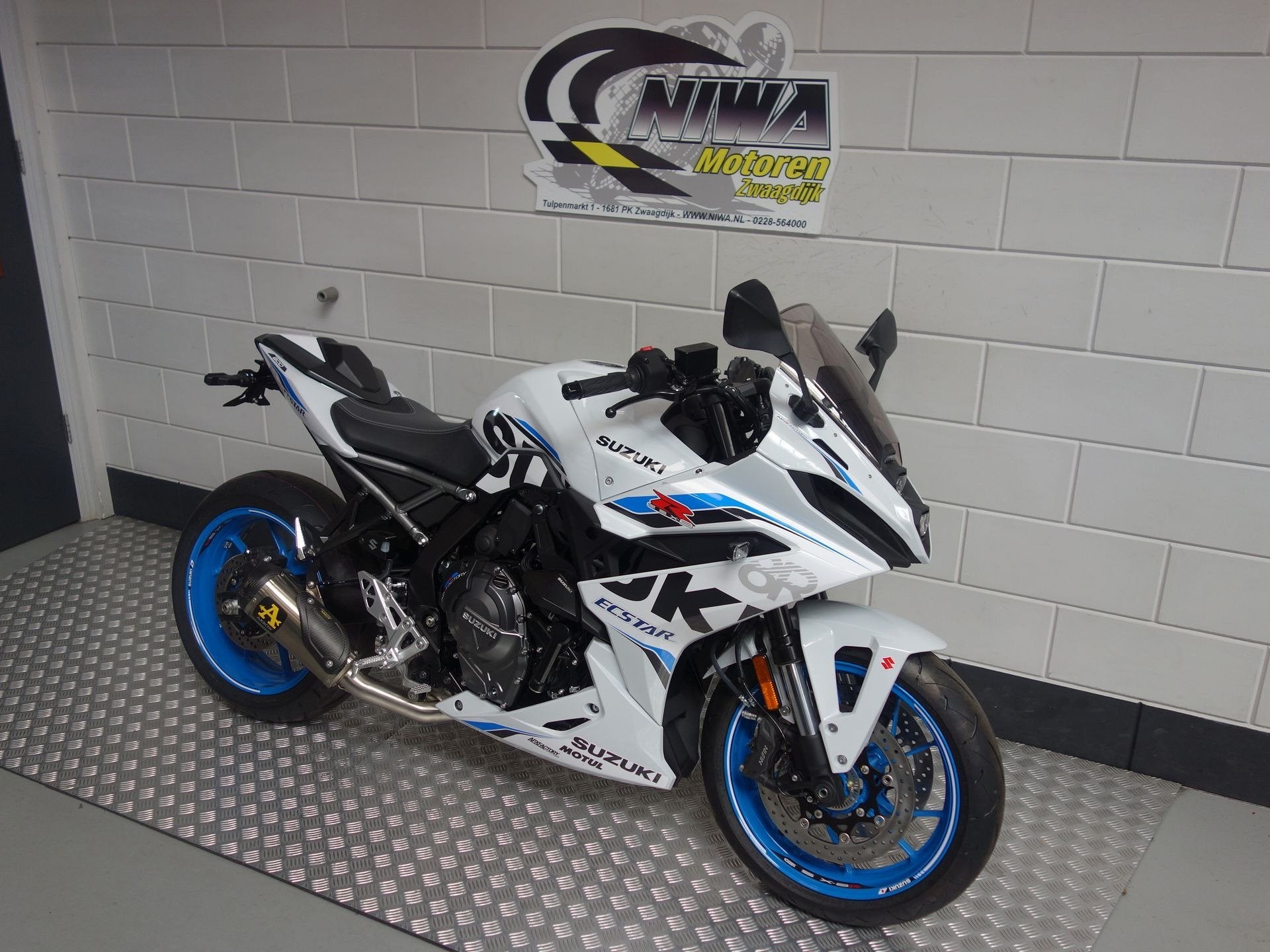 Suzuki GSX-8R, Sport, Meer dan 35 kW, Gebruikt, Bedrijf