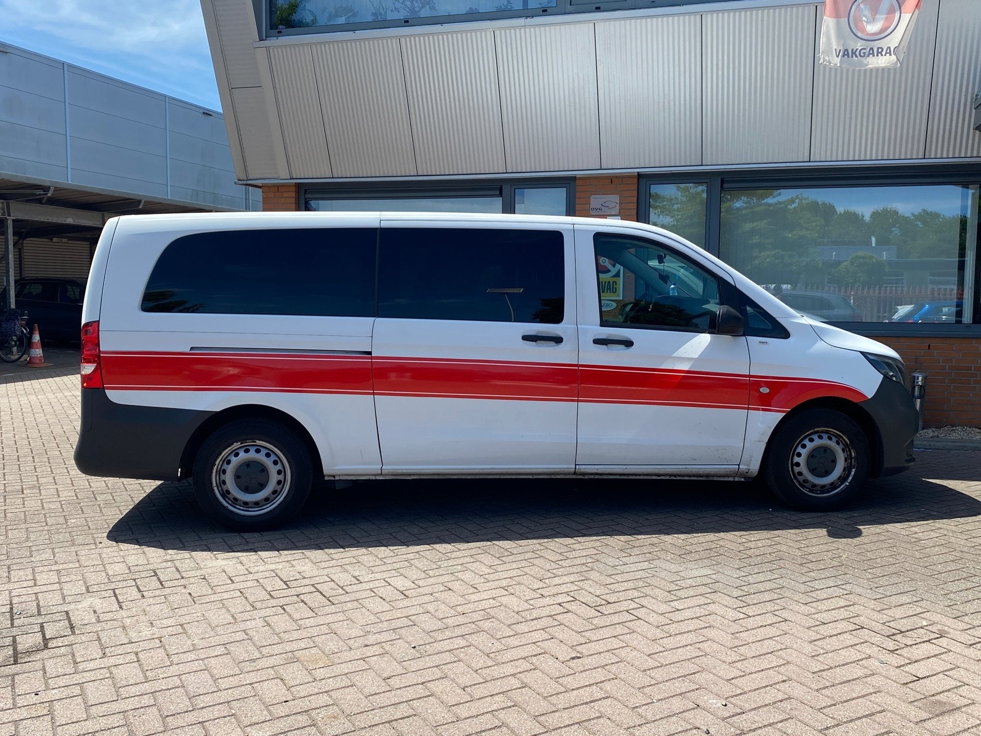 Mercedes-Benz Vito Tourer 109 BlueTEC Base Extra Lang, Auto's, Mercedes-Benz, Voorwielaandrijving, Gebruikt, 255 €/maand, Wit