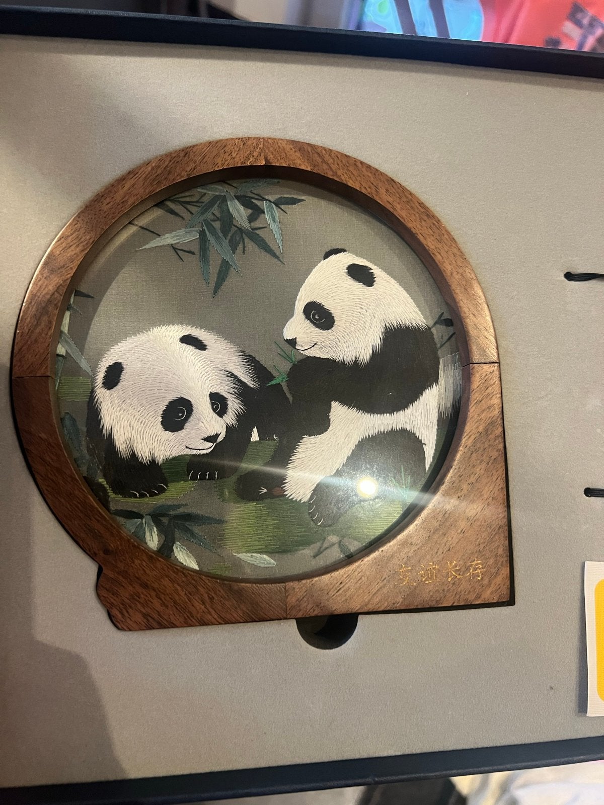 handgemaakt heel fijn borduurwerk: Twee panda's in bamboebos, Hout, Wanddecoratie, Handgemaakt, China